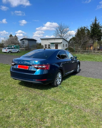 Skoda Superb cena 74000 przebieg: 140000, rok produkcji 2018 z Wrocław małe 92